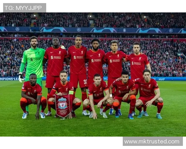 英超焦点战：皇马逆转利物浦补时绝杀引发全场狂欢