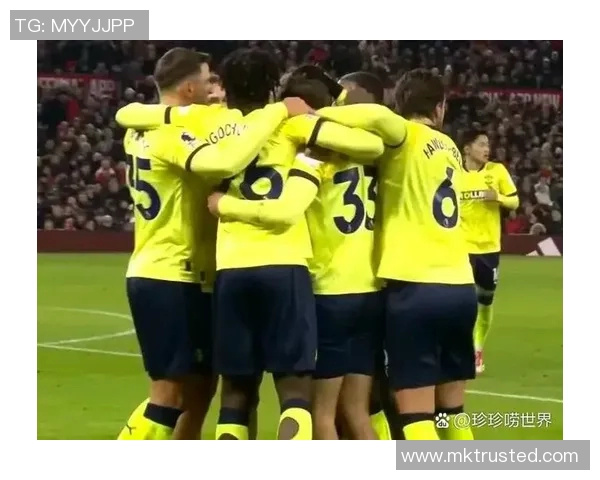 英超惊天冷门多特蒙德狂胜切尔西六比二乌龙球引发全场欢呼